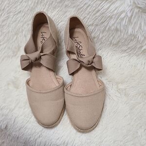 LIFE STRIDE Women's Velocity 2.0 Kascade Espadrilles with Bow 2" heel- Size 8.5M